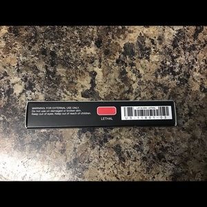 NIB Younique Lucrative Lip Gloss in Lethal 💄